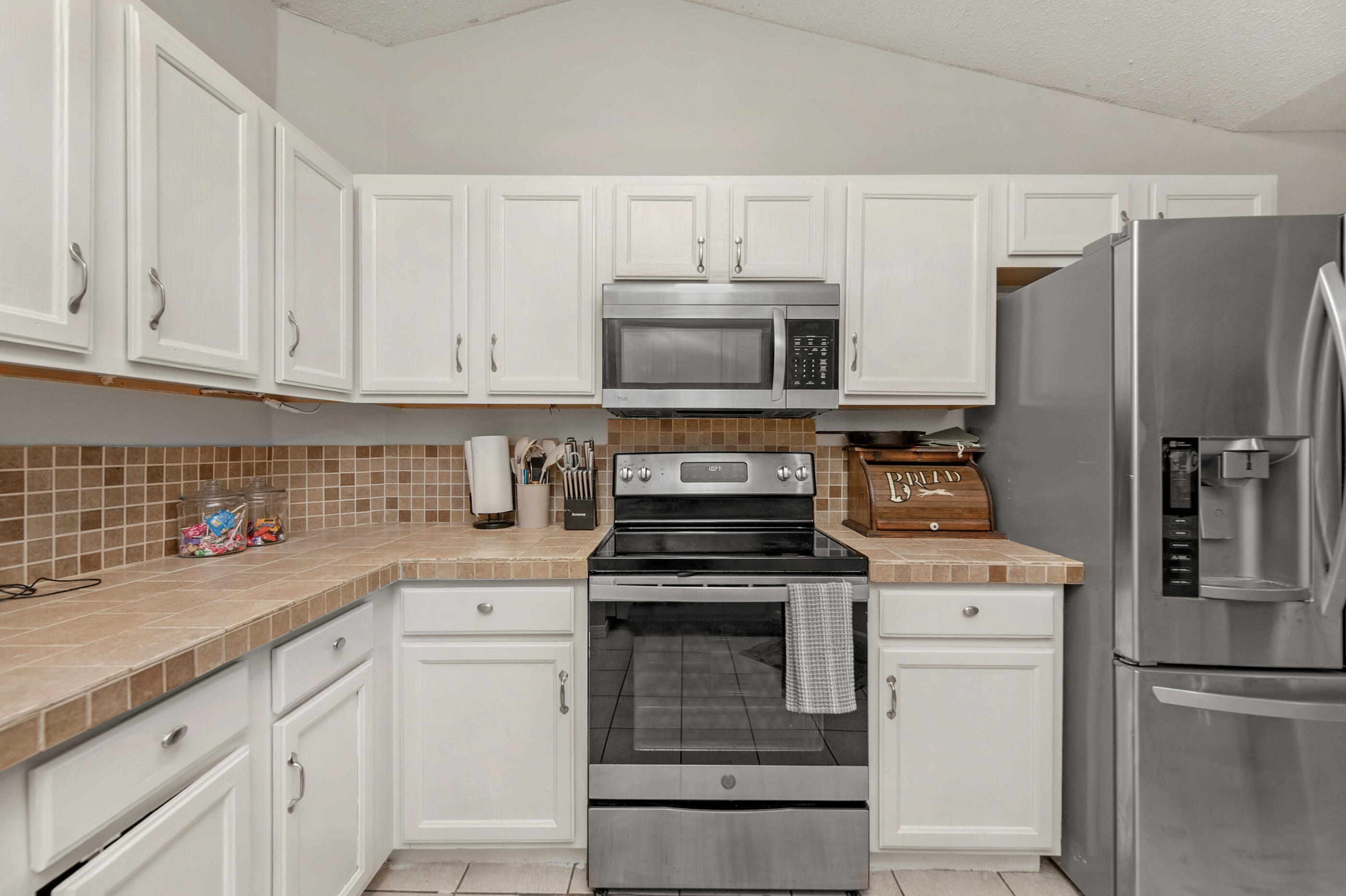 HOLLEY BY THE SEA - Residential