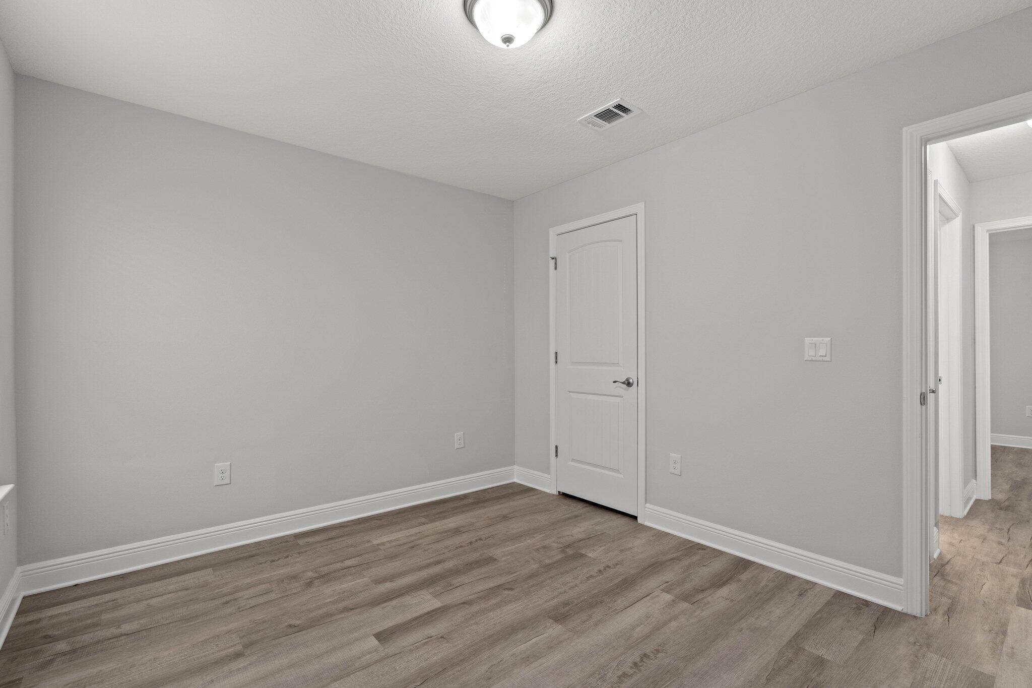 RIVERWALK PH I - Residential Lease