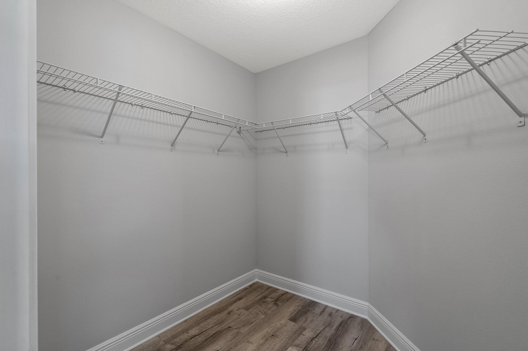 RIVERWALK PH I - Residential Lease