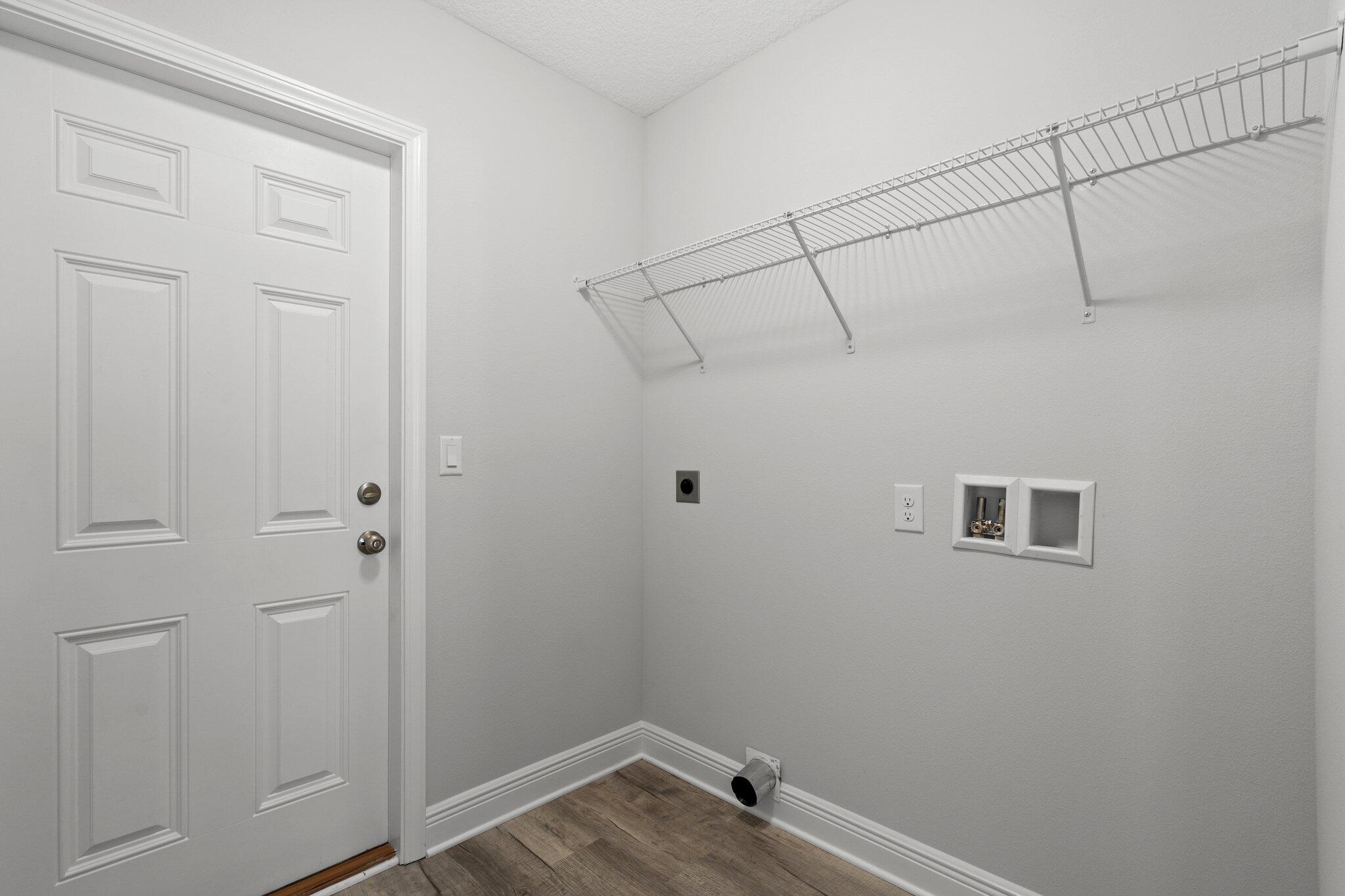 RIVERWALK PH I - Residential Lease