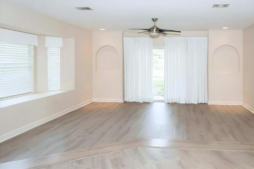 PELICAN PLACE T/H WEST - Residential Lease