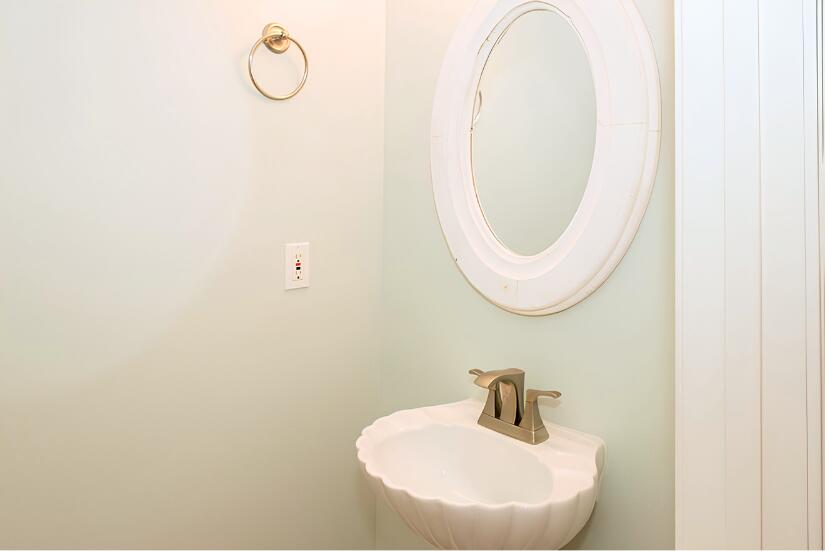 PELICAN PLACE T/H WEST - Residential Lease