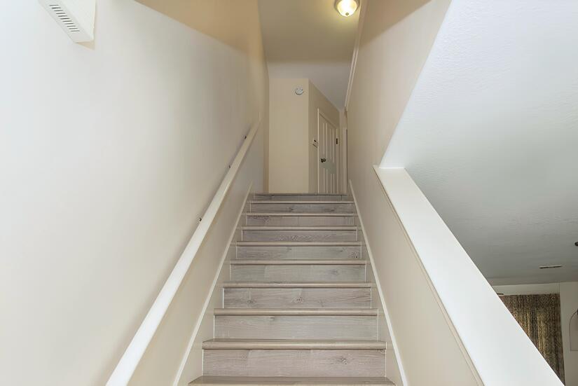 PELICAN PLACE T/H WEST - Residential Lease