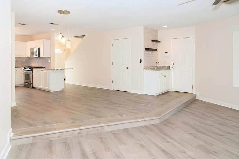 PELICAN PLACE T/H WEST - Residential Lease