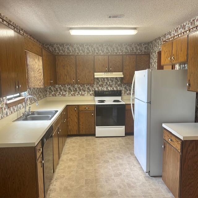 COUNTRYVIEW ESTATES - Residential Lease