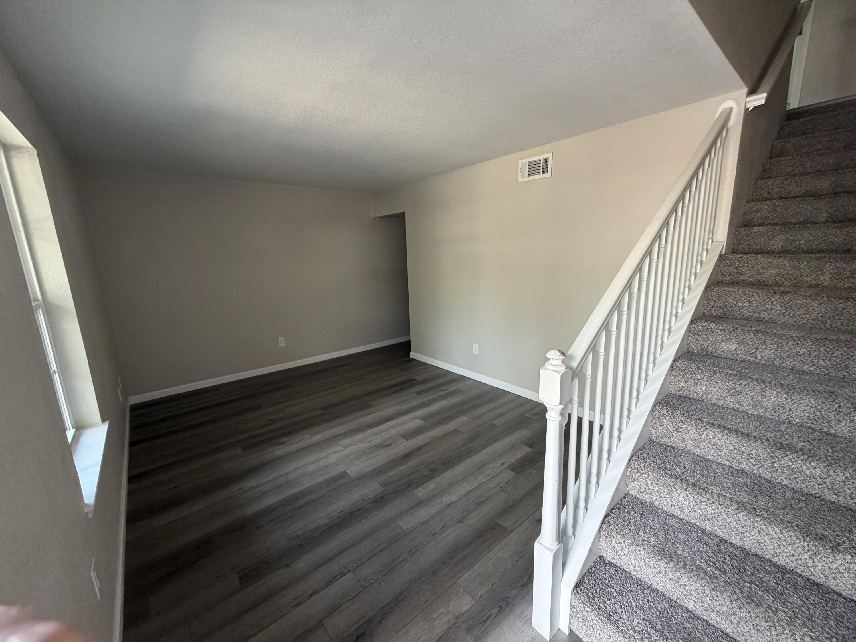 HAMPTONS TOWNHOMES THE - Residential Lease