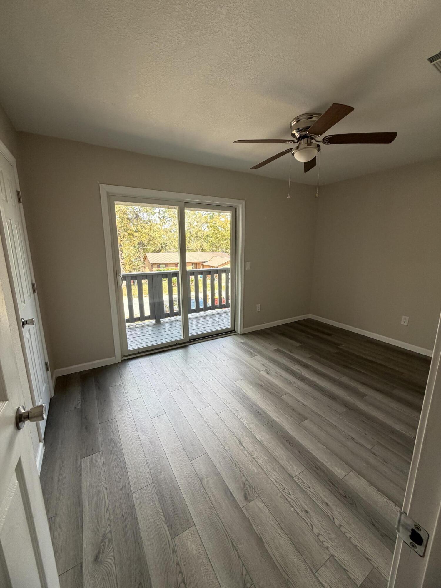 HAMPTONS TOWNHOMES THE - Residential Lease