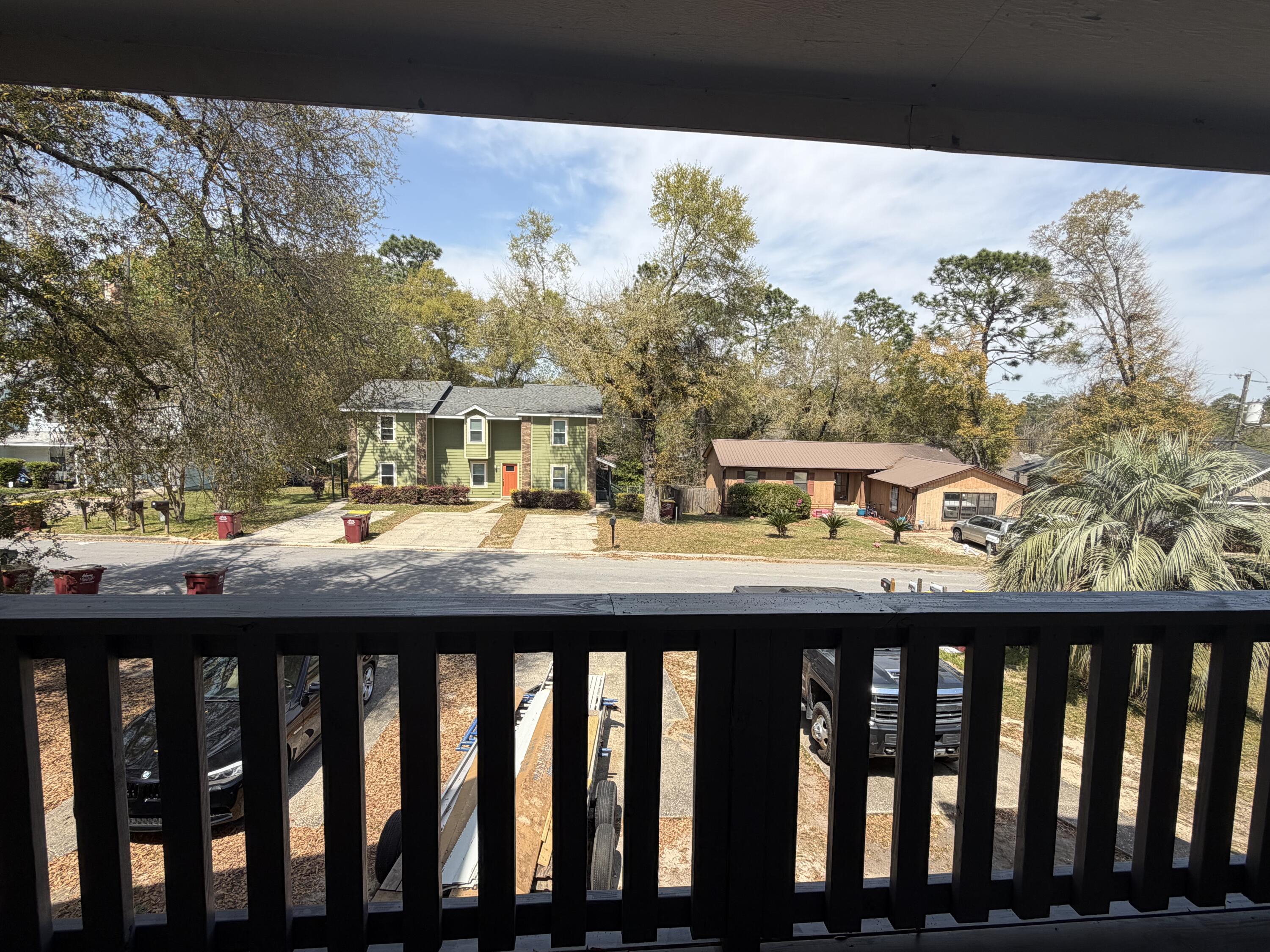 HAMPTONS TOWNHOMES THE - Residential Lease