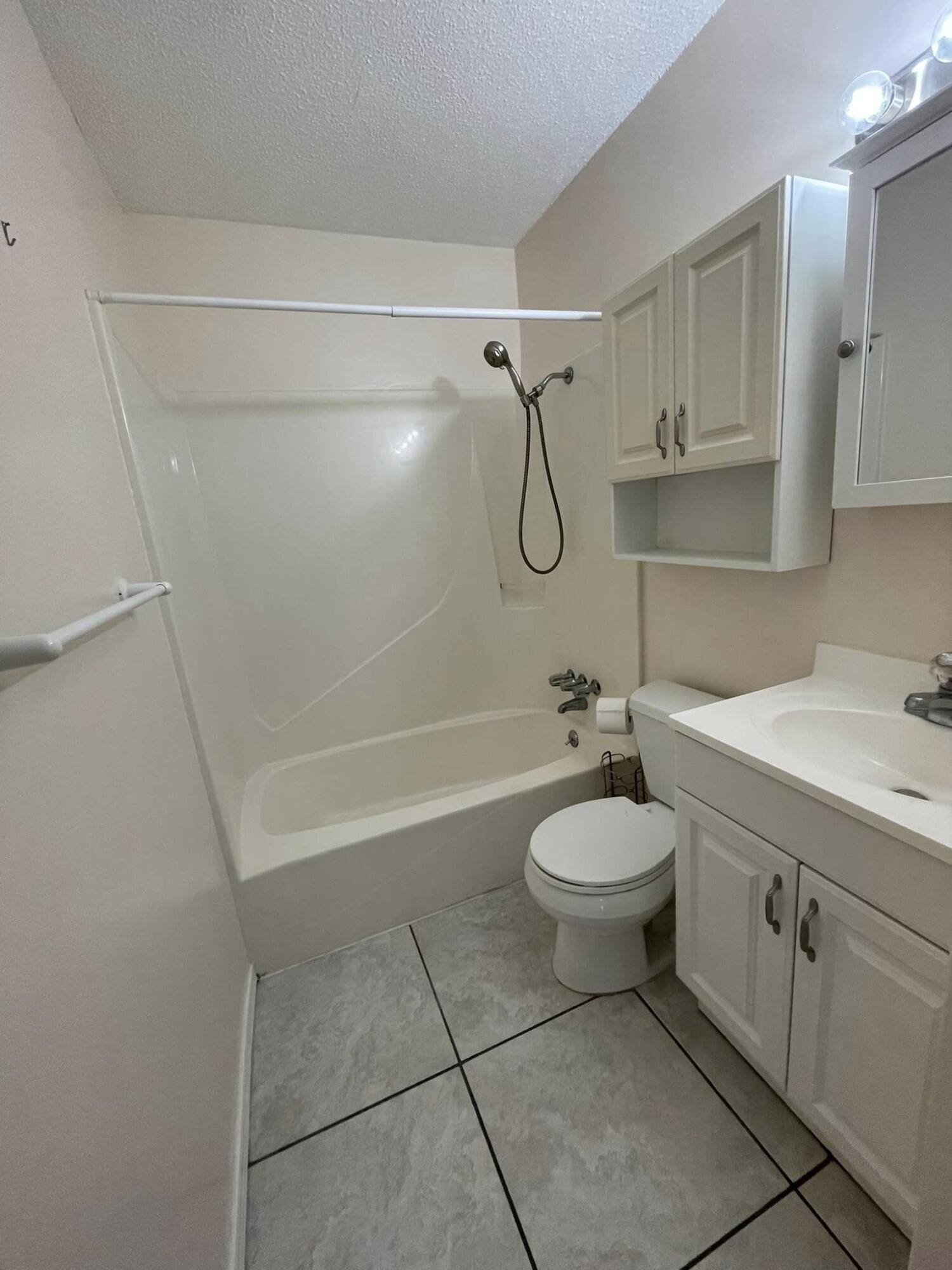 LAKE JUNIPER ESTATES UNIT 3 - Residential Lease