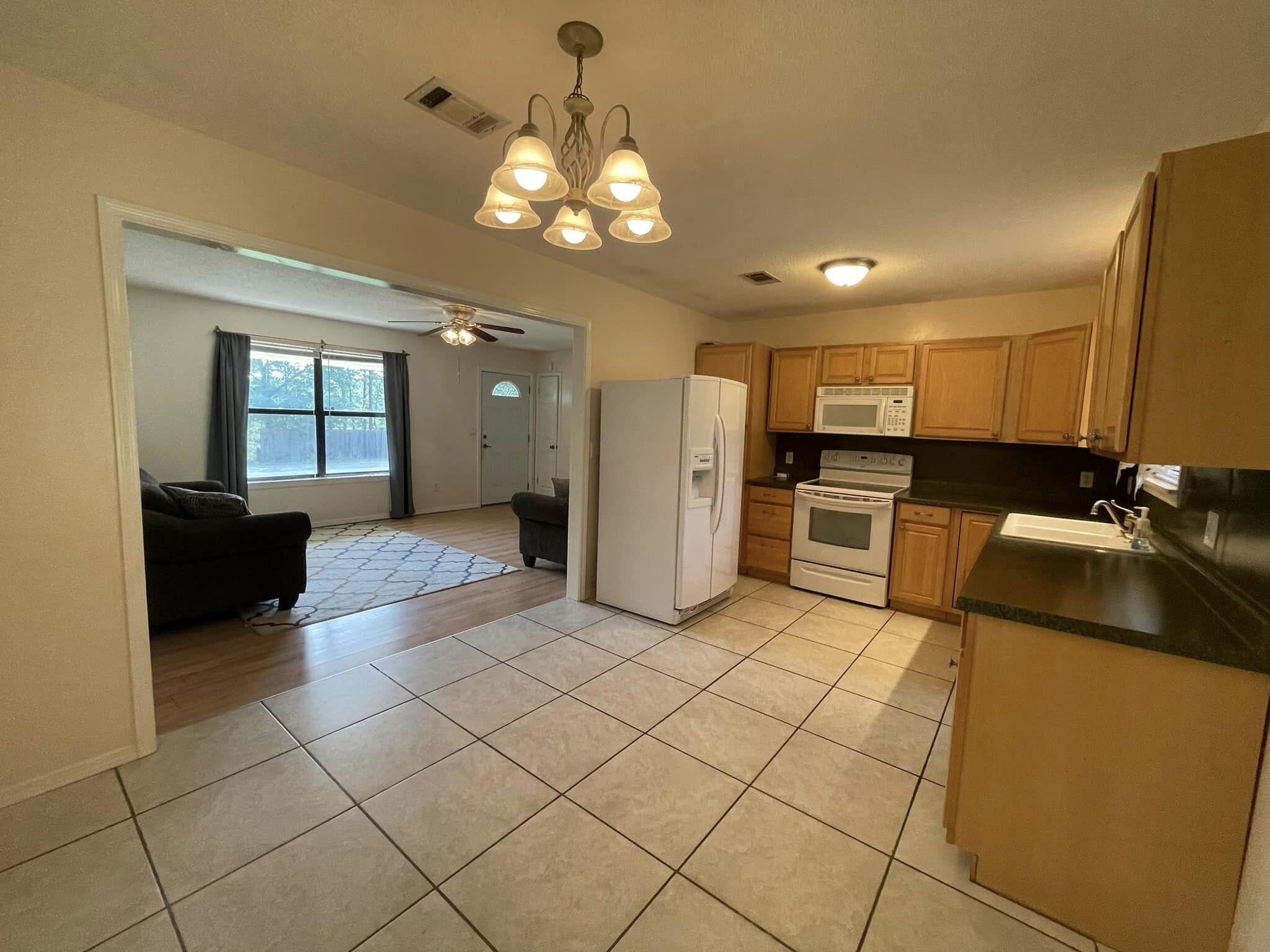 LAKE JUNIPER ESTATES UNIT 3 - Residential Lease