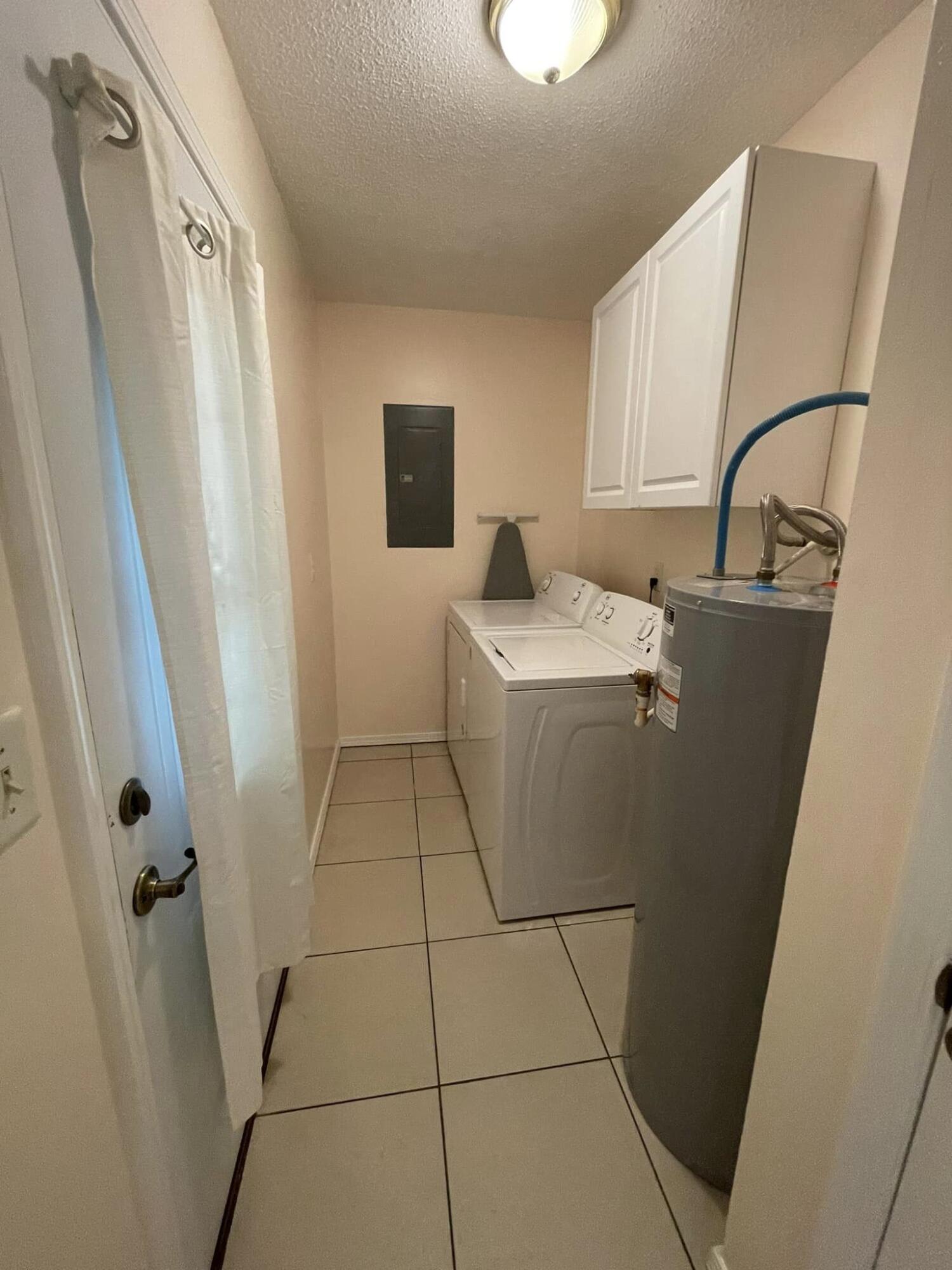 LAKE JUNIPER ESTATES UNIT 3 - Residential Lease