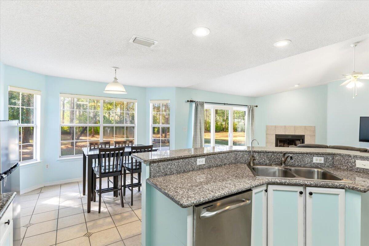 HOLLEY BY THE SEA - Residential