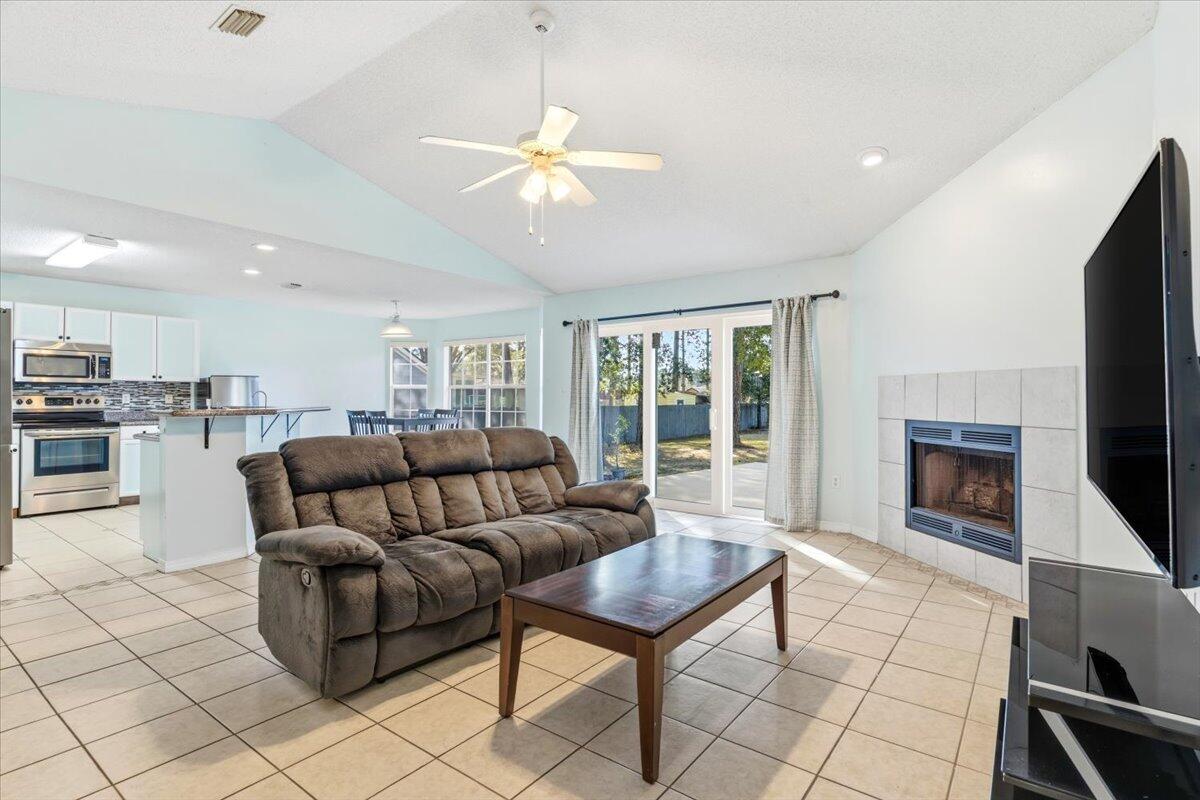 HOLLEY BY THE SEA - Residential