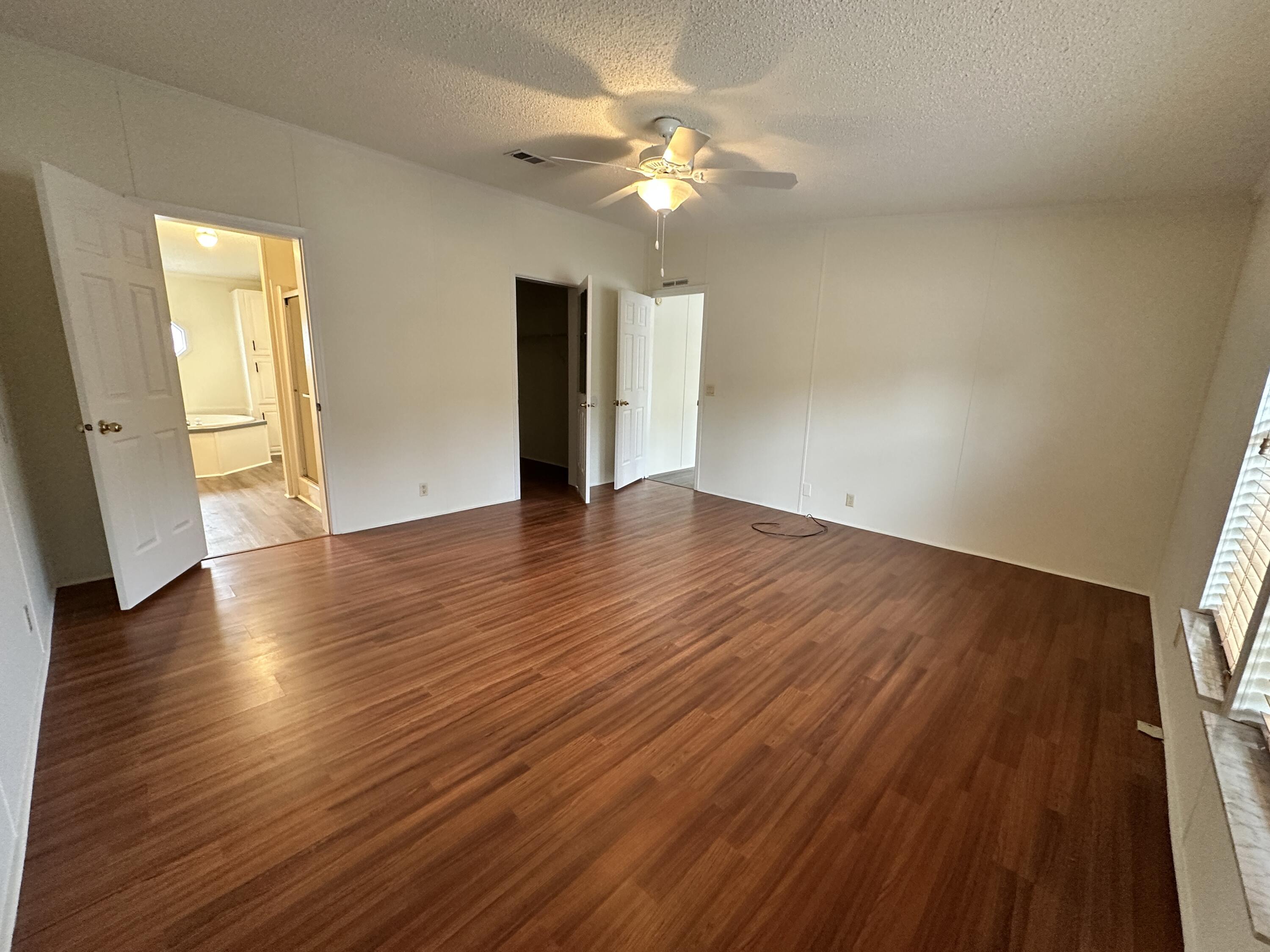 BAYOU PINES UNREC 1ST ADDN - Residential