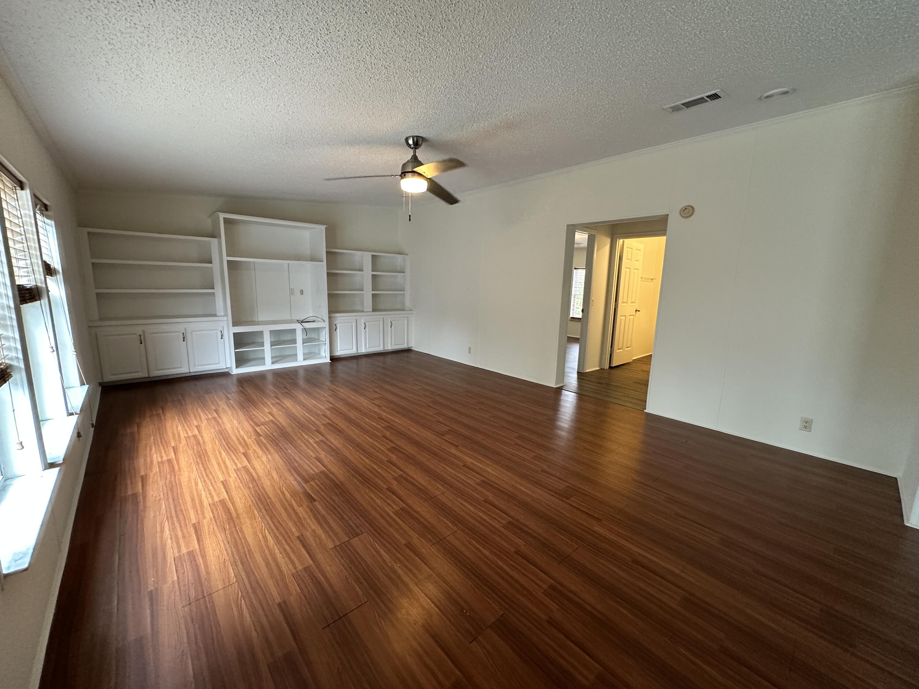 BAYOU PINES UNREC 1ST ADDN - Residential