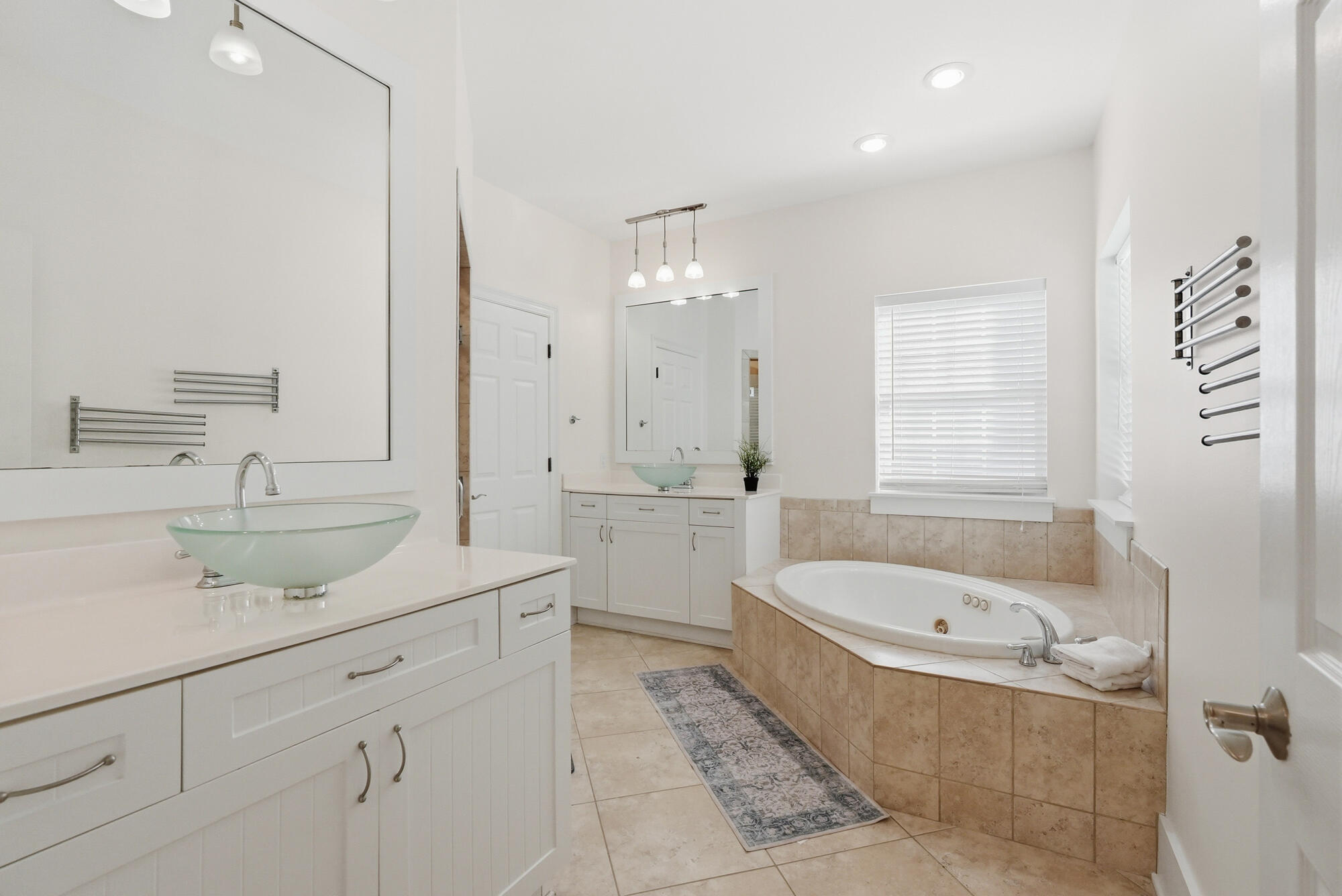 EMERALD WATERS VILLAGE - Residential