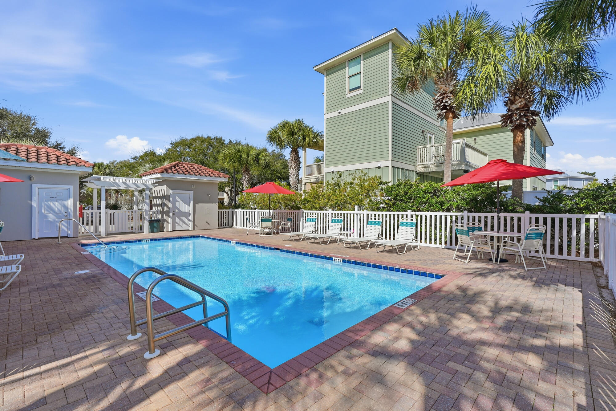 EMERALD WATERS VILLAGE - Residential