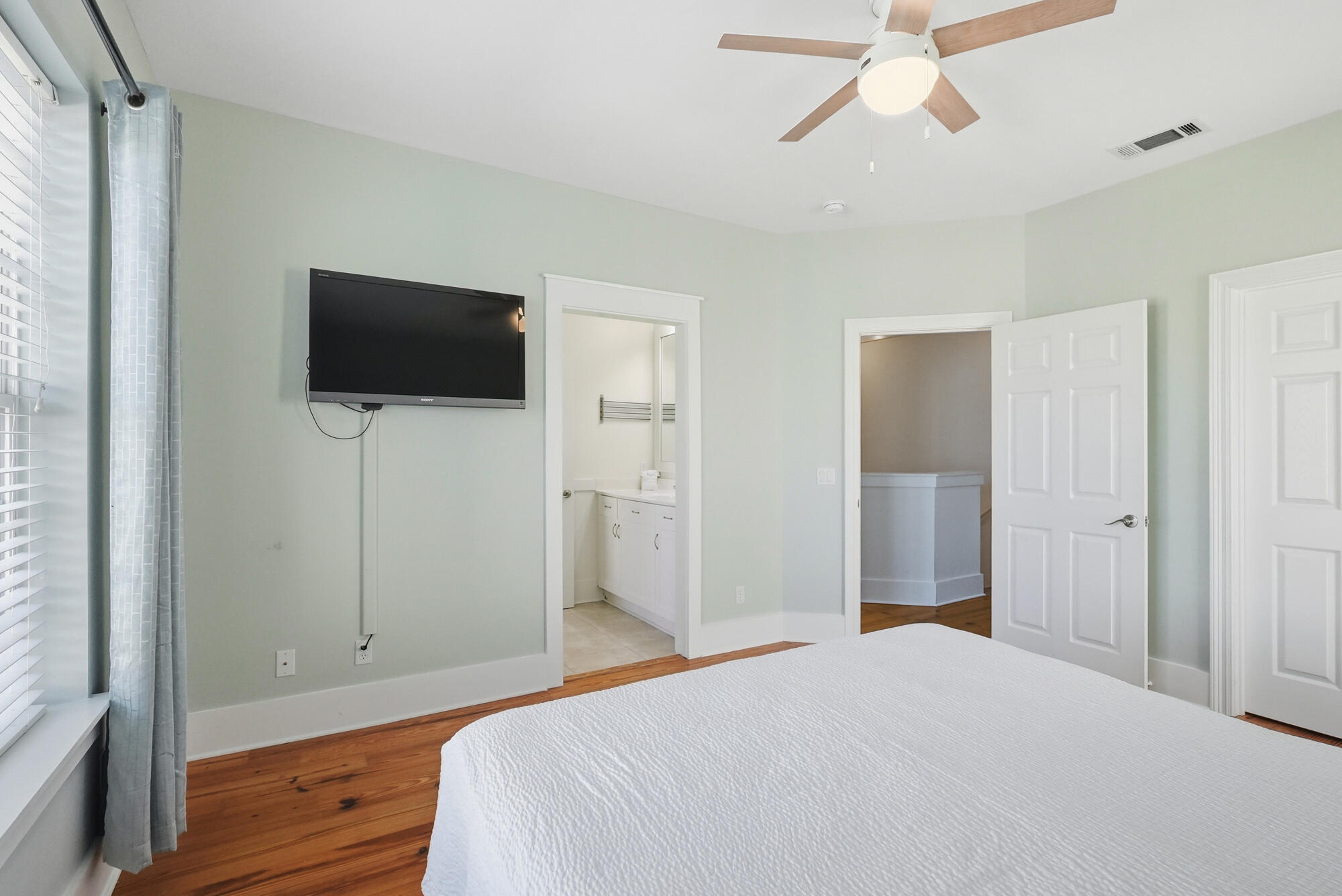 EMERALD WATERS VILLAGE - Residential