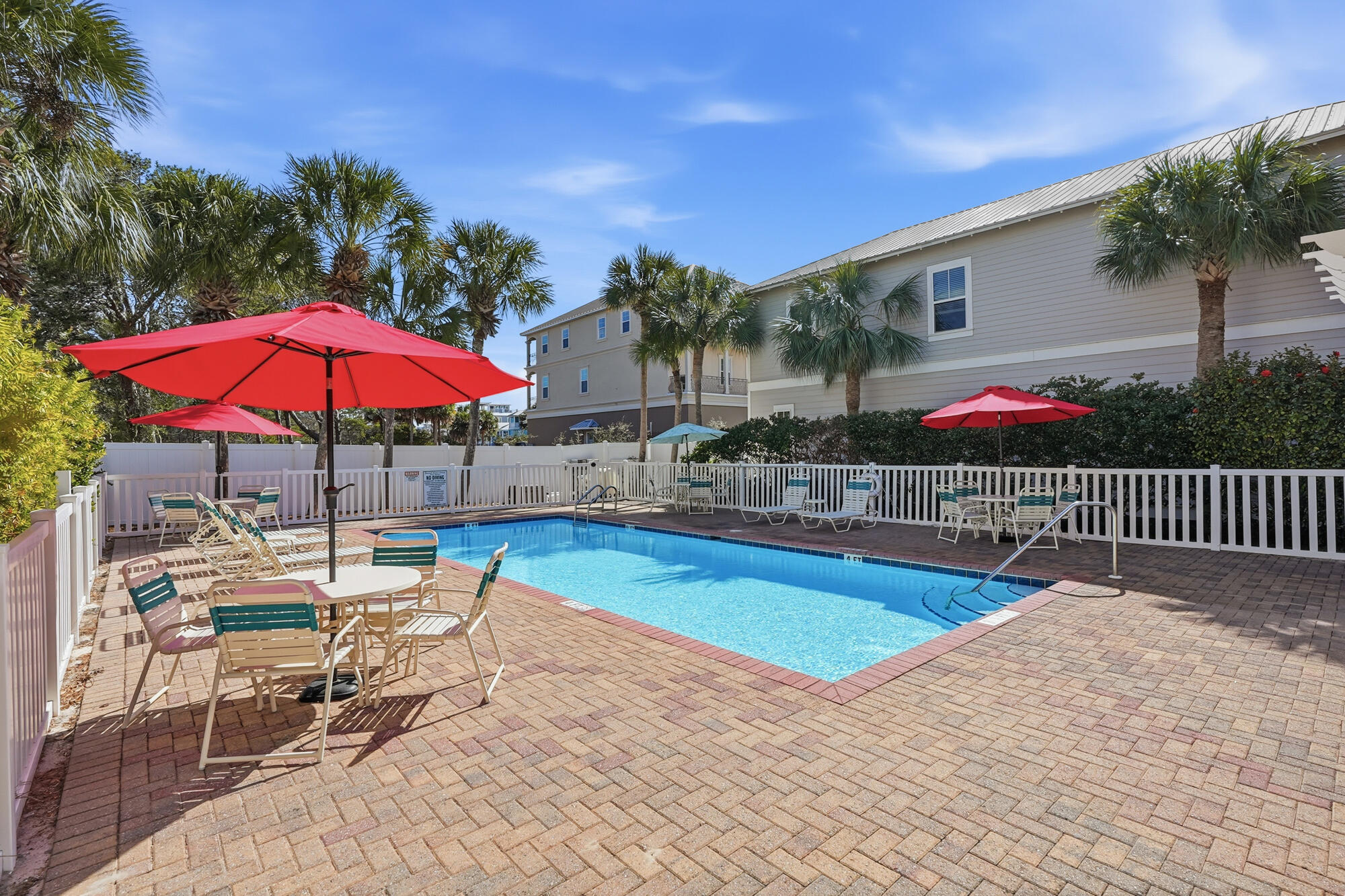 EMERALD WATERS VILLAGE - Residential