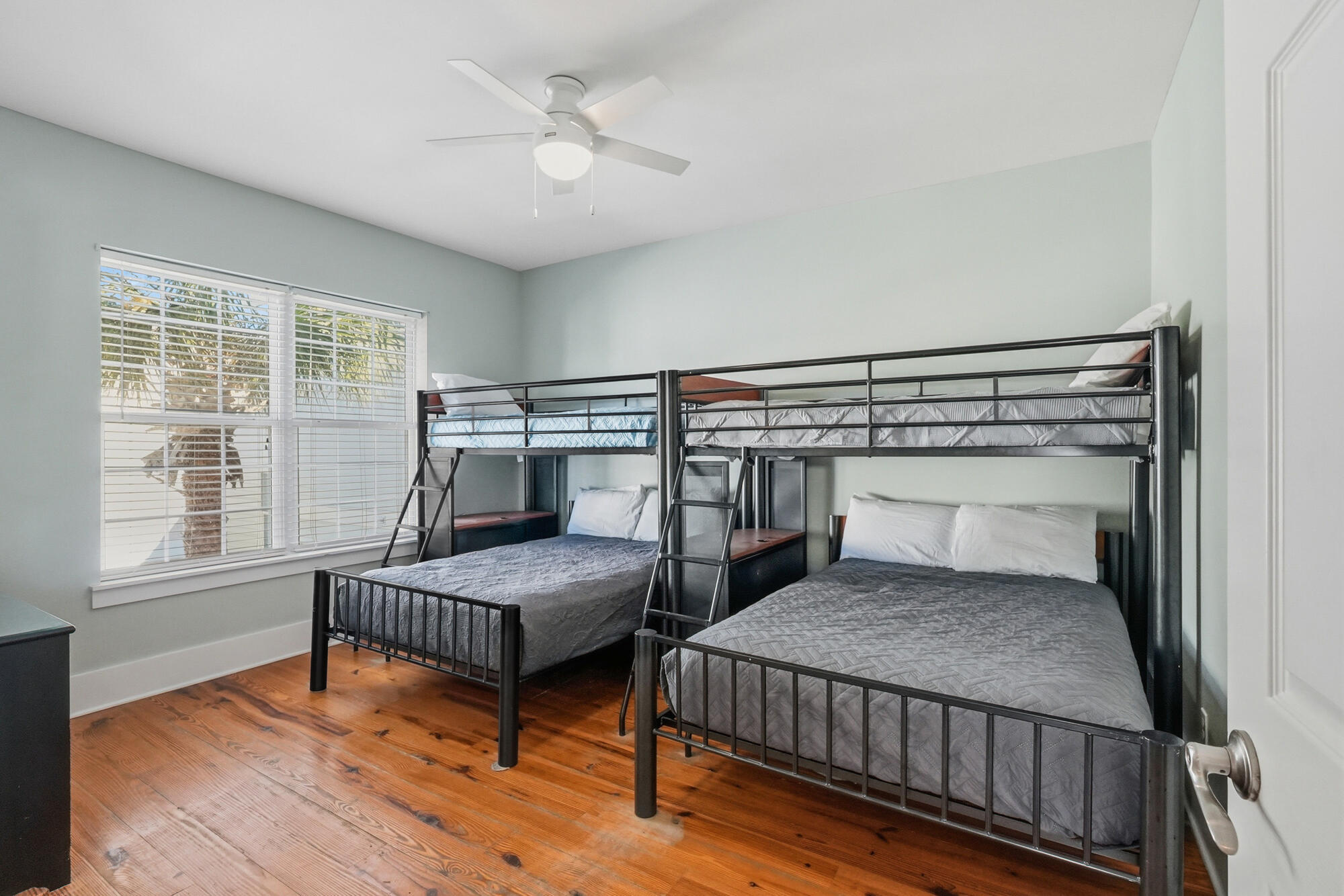 EMERALD WATERS VILLAGE - Residential