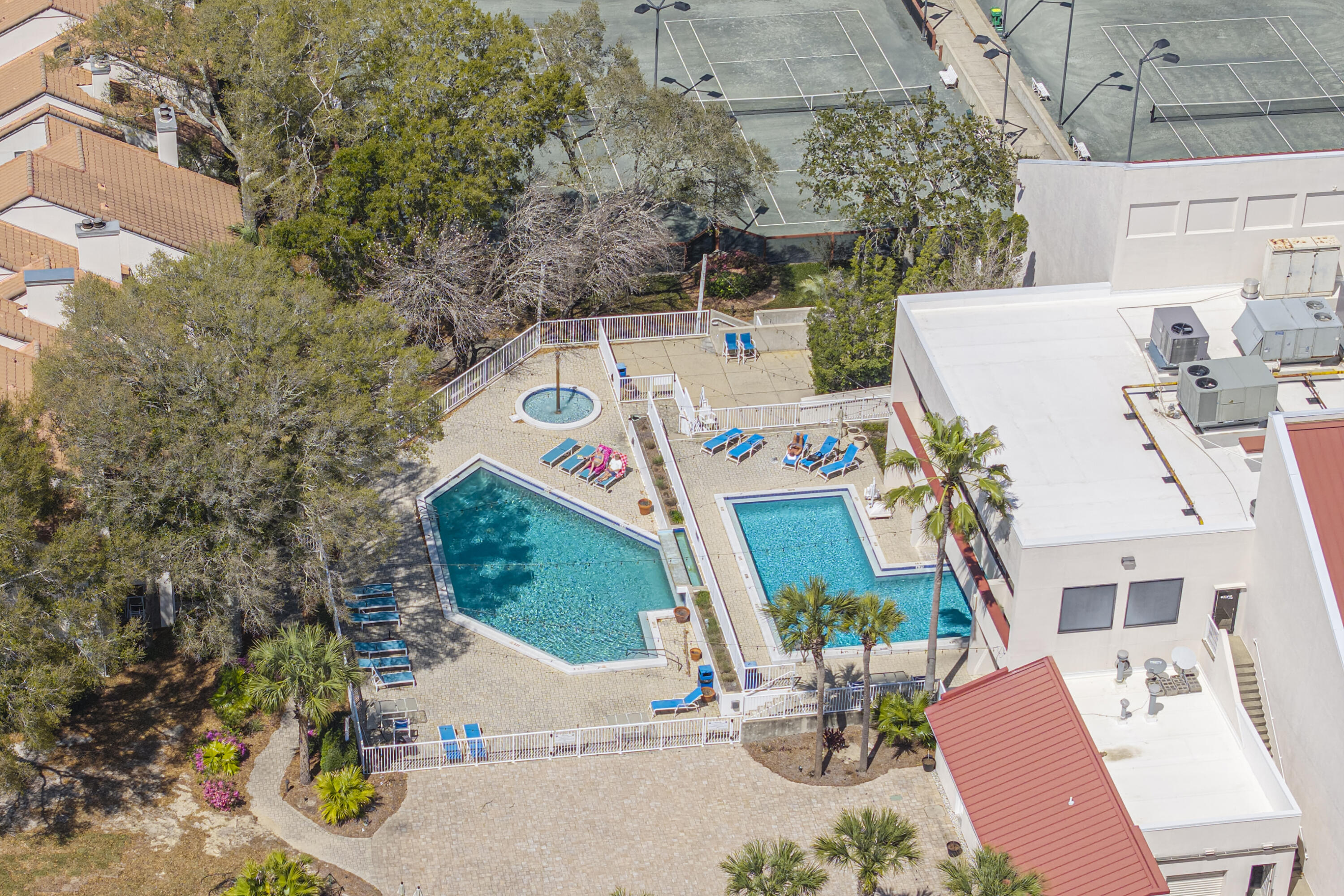 TIDES AT TOPS'L - Residential