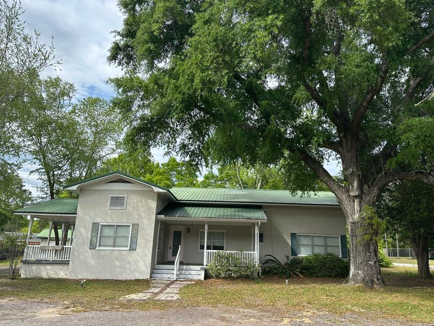 Commercial space right on Hwy 90! Location Location Location! Great place for a doctor's office, restaurant, or professional office, retail, or office space. Beautiful, spacious building with tons of visibility for your business! Lots of new growth and just a short drive from local schools, hospitals, various restaurants, and the upcoming Crestview Bypass, The Property has Hwy 90 road frontage giving easy access to Hwy 85 and I-10.