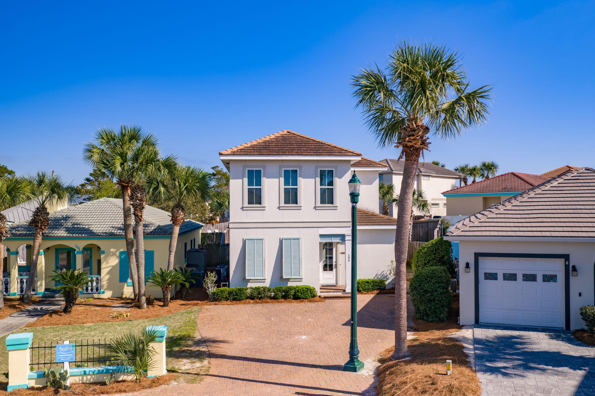 TERRA COTTA TERRACE - Residential