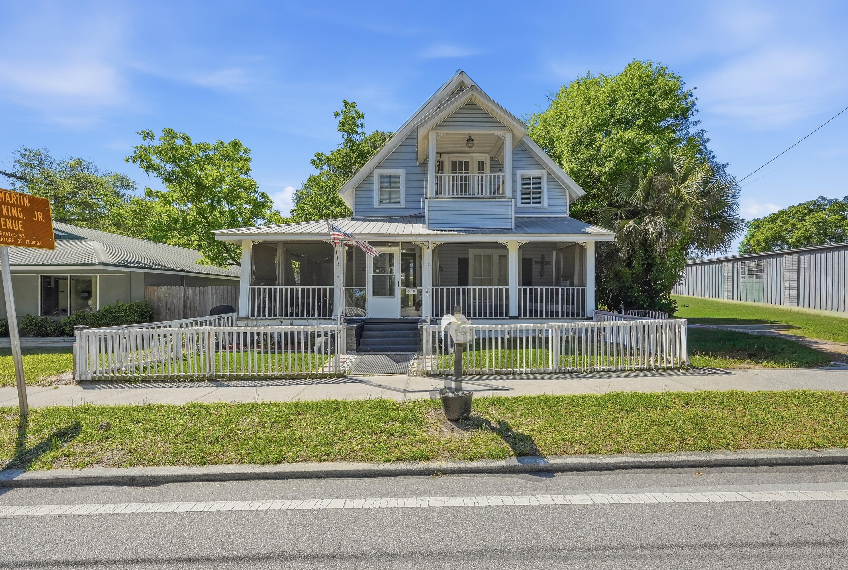 TOWN OF DEFUNIAK SPRINGS - Residential