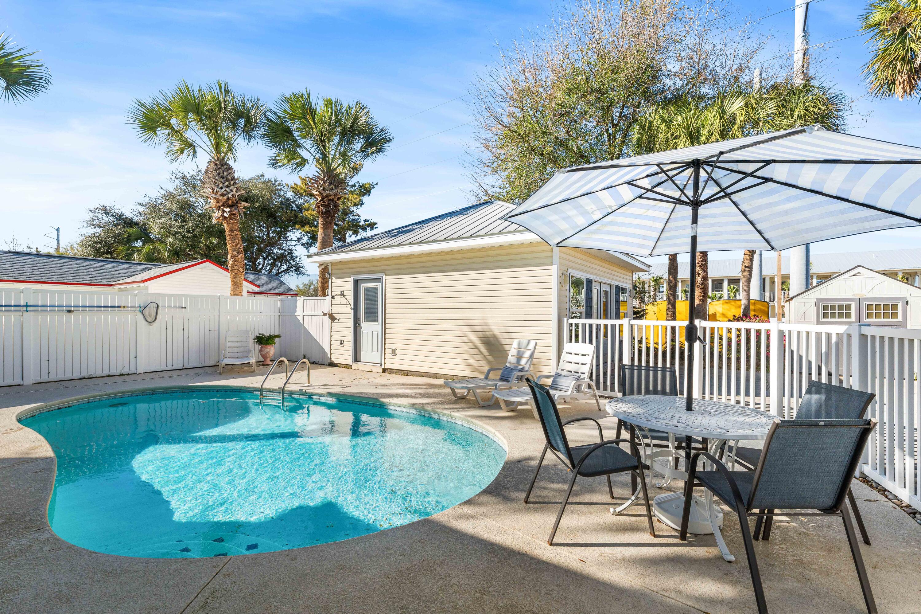 CRYSTAL BEACH - Residential