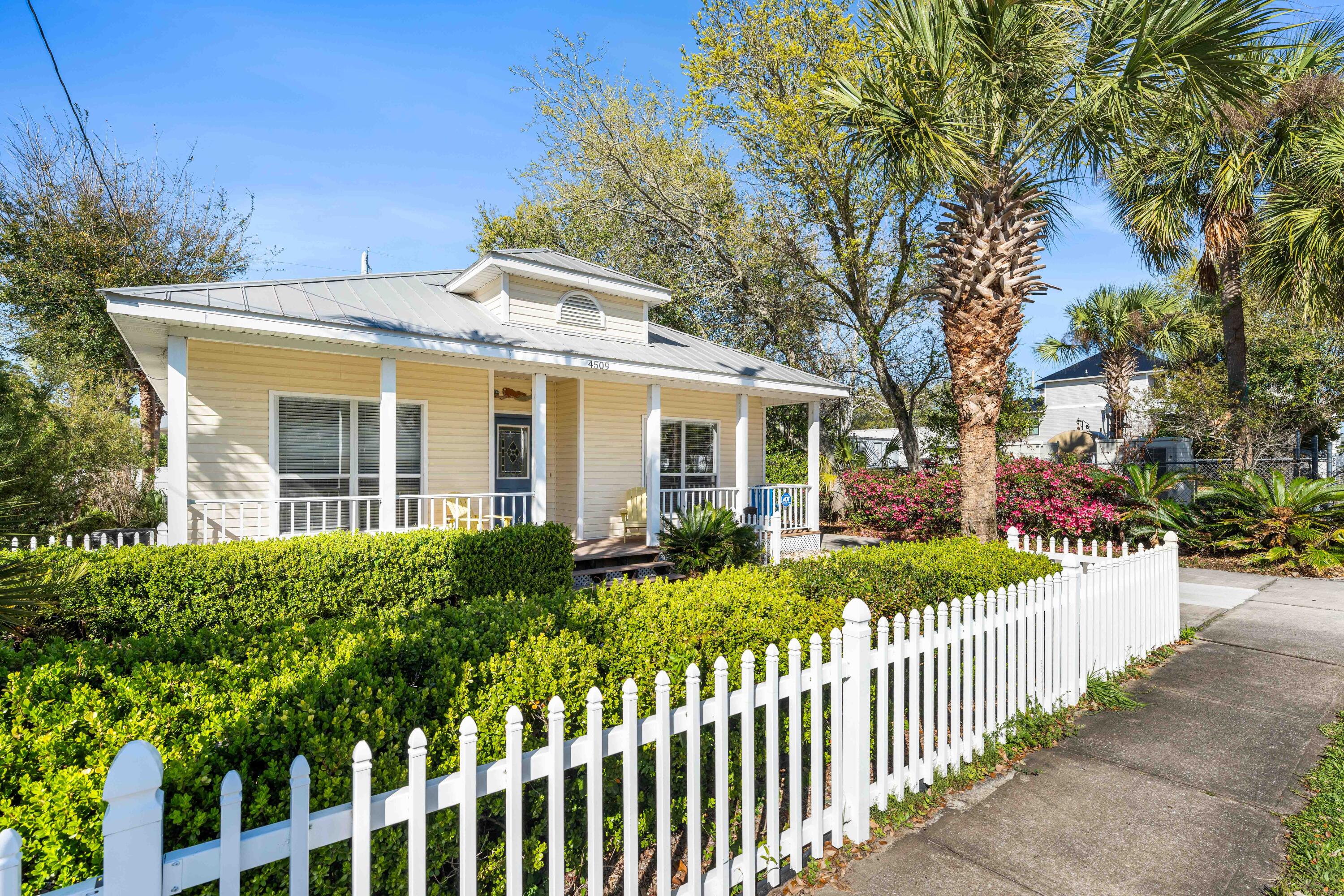 CRYSTAL BEACH - Residential