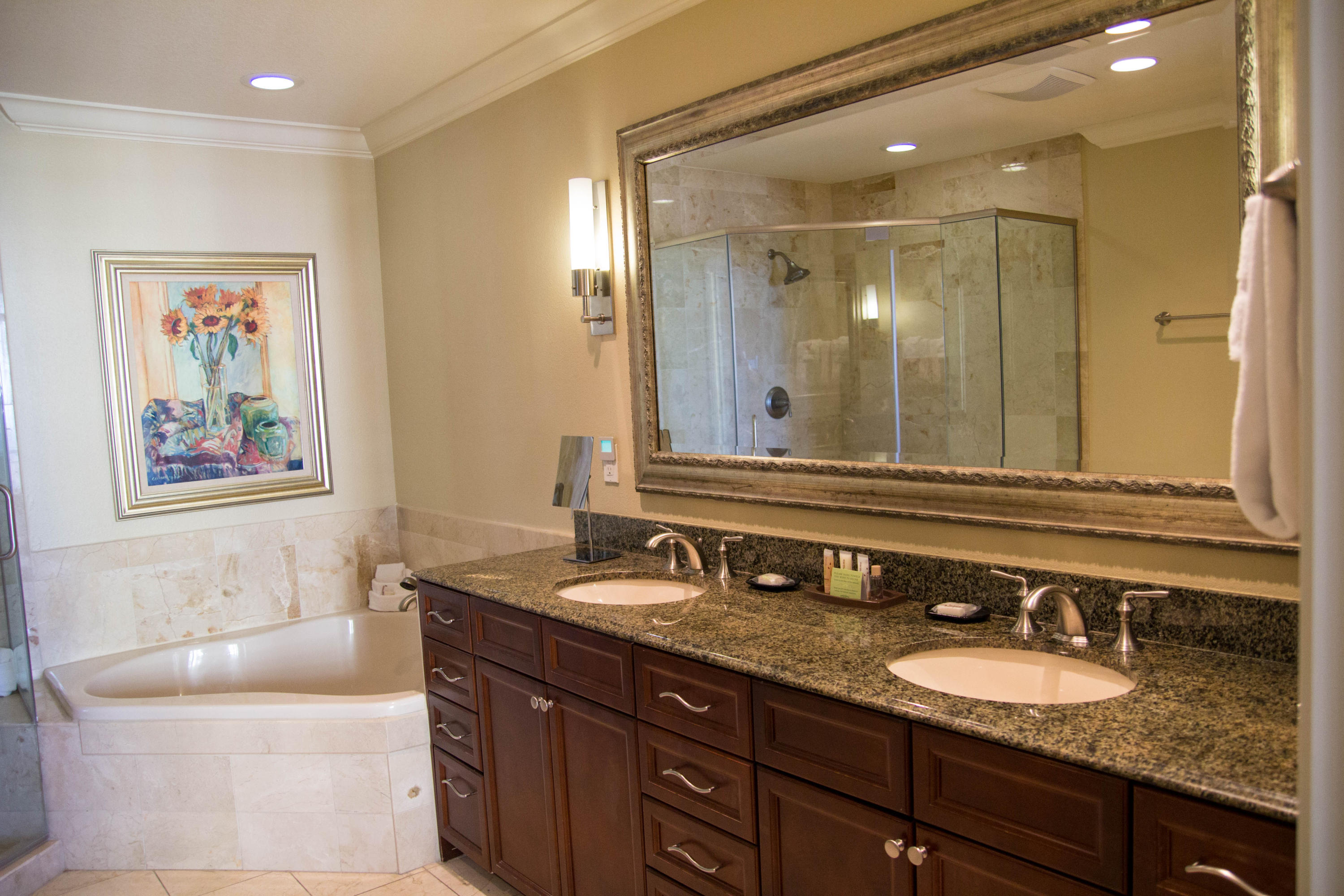 EMERALD GRANDE - Residential