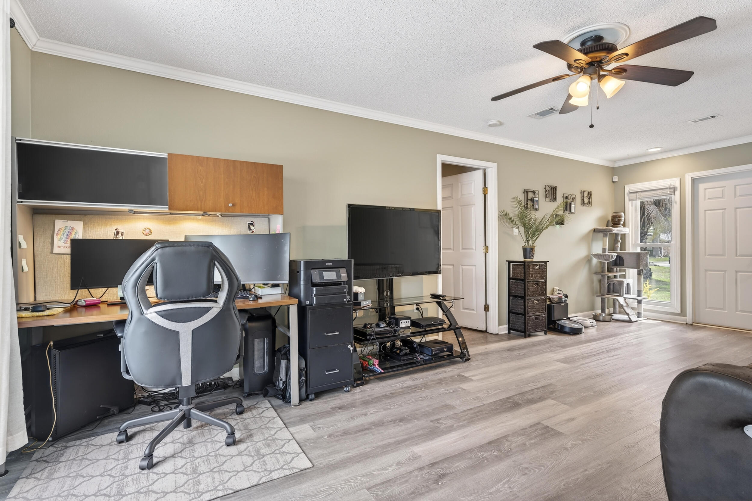 FOREST MANOR - Residential