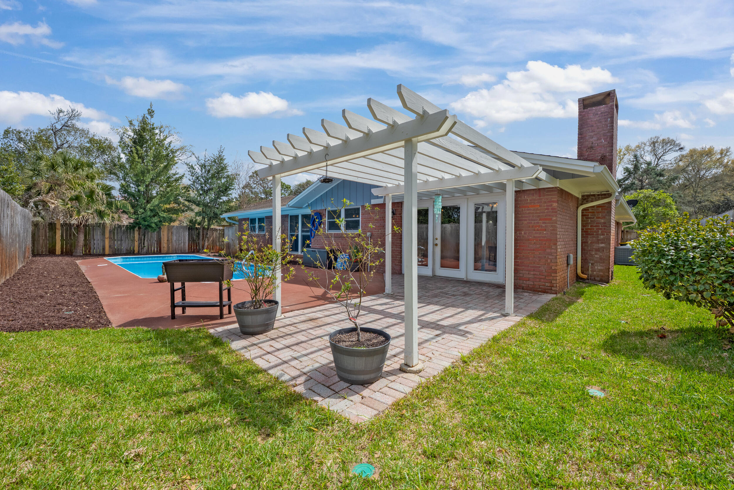 FOREST MANOR - Residential