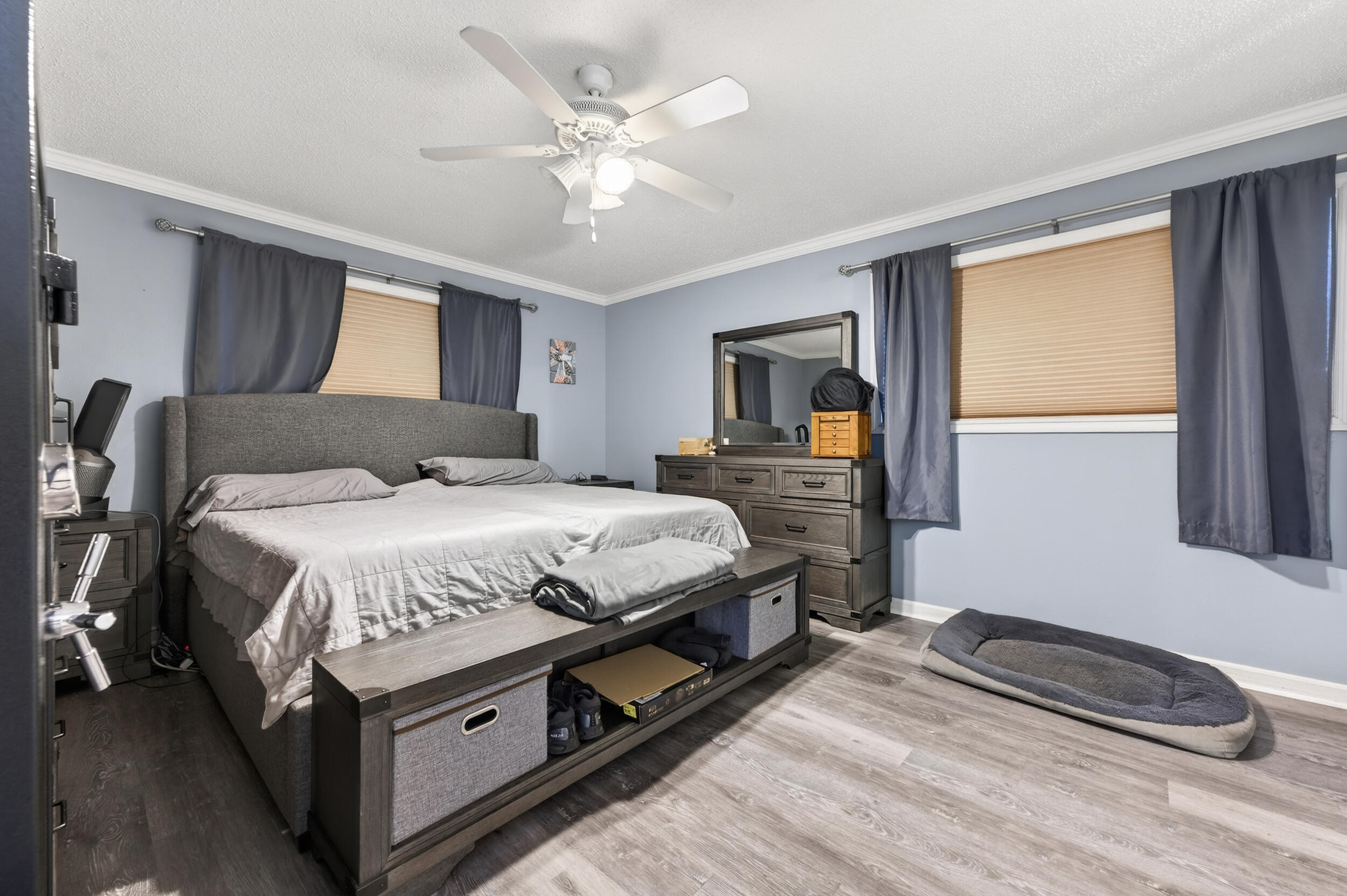 FOREST MANOR - Residential