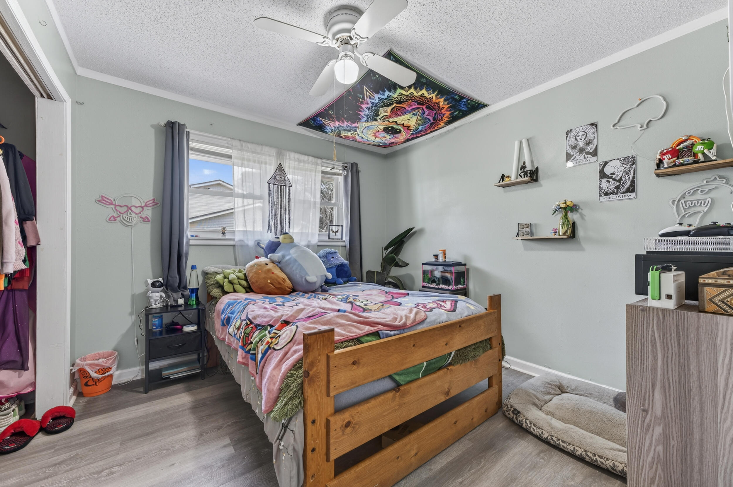 FOREST MANOR - Residential