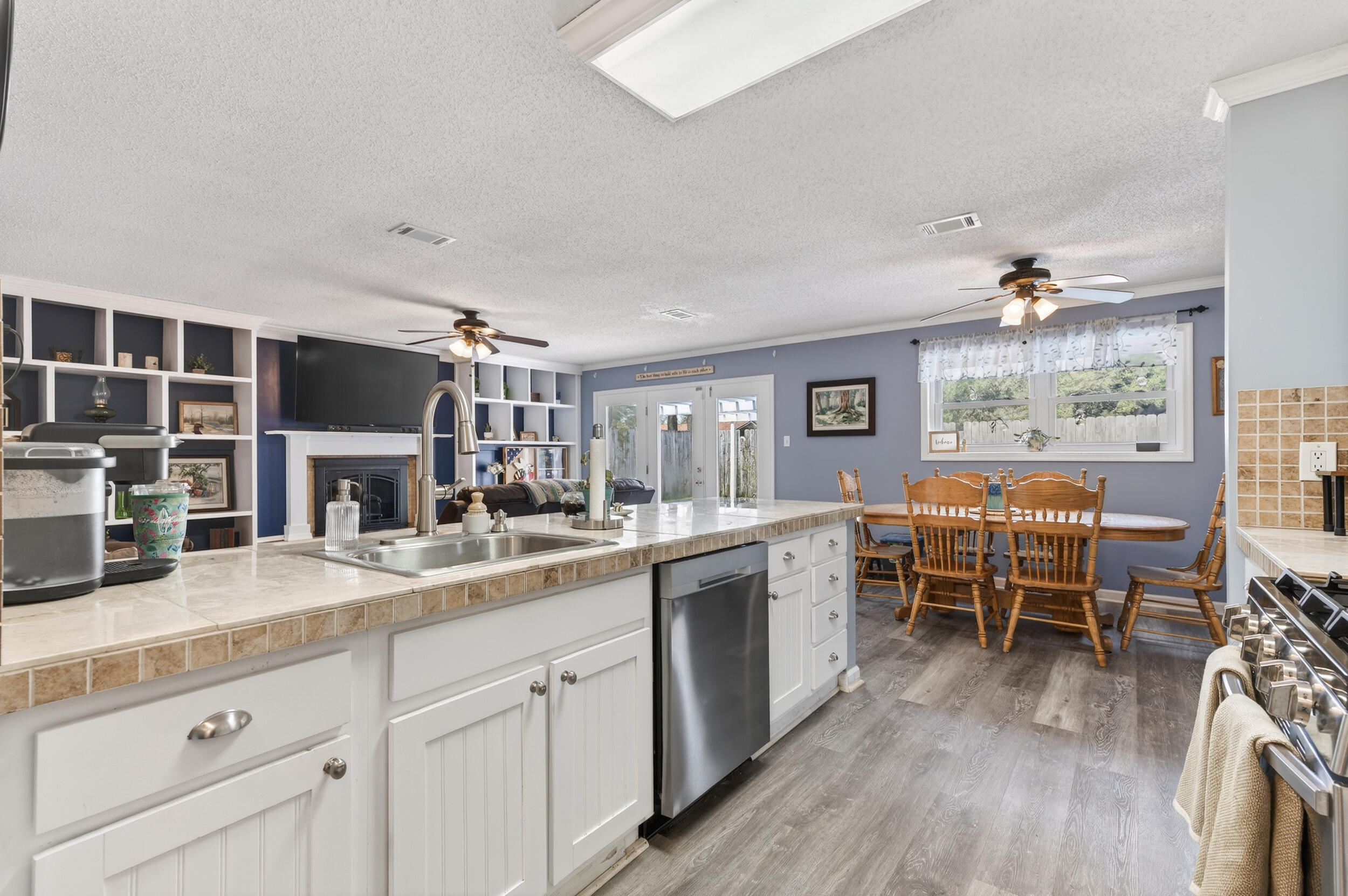 FOREST MANOR - Residential