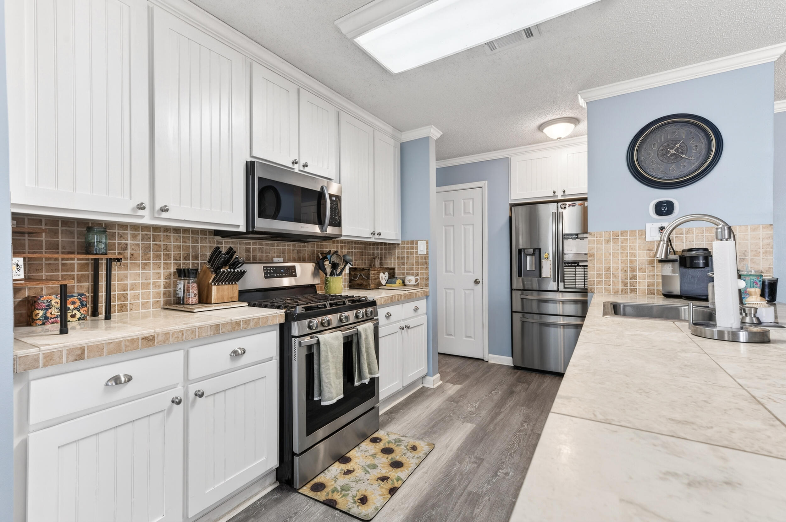 FOREST MANOR - Residential