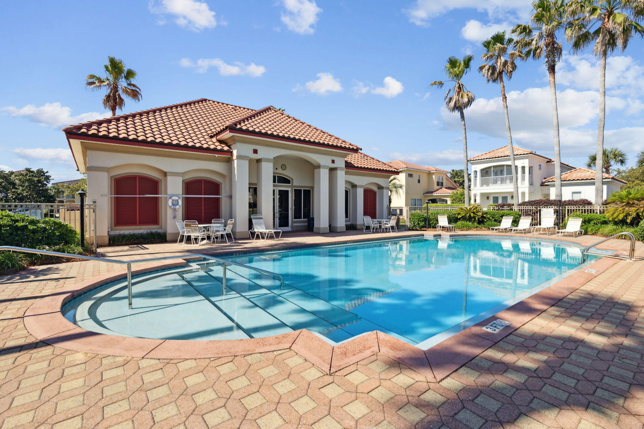 LA VALENCIA BEACH RESORT - Residential