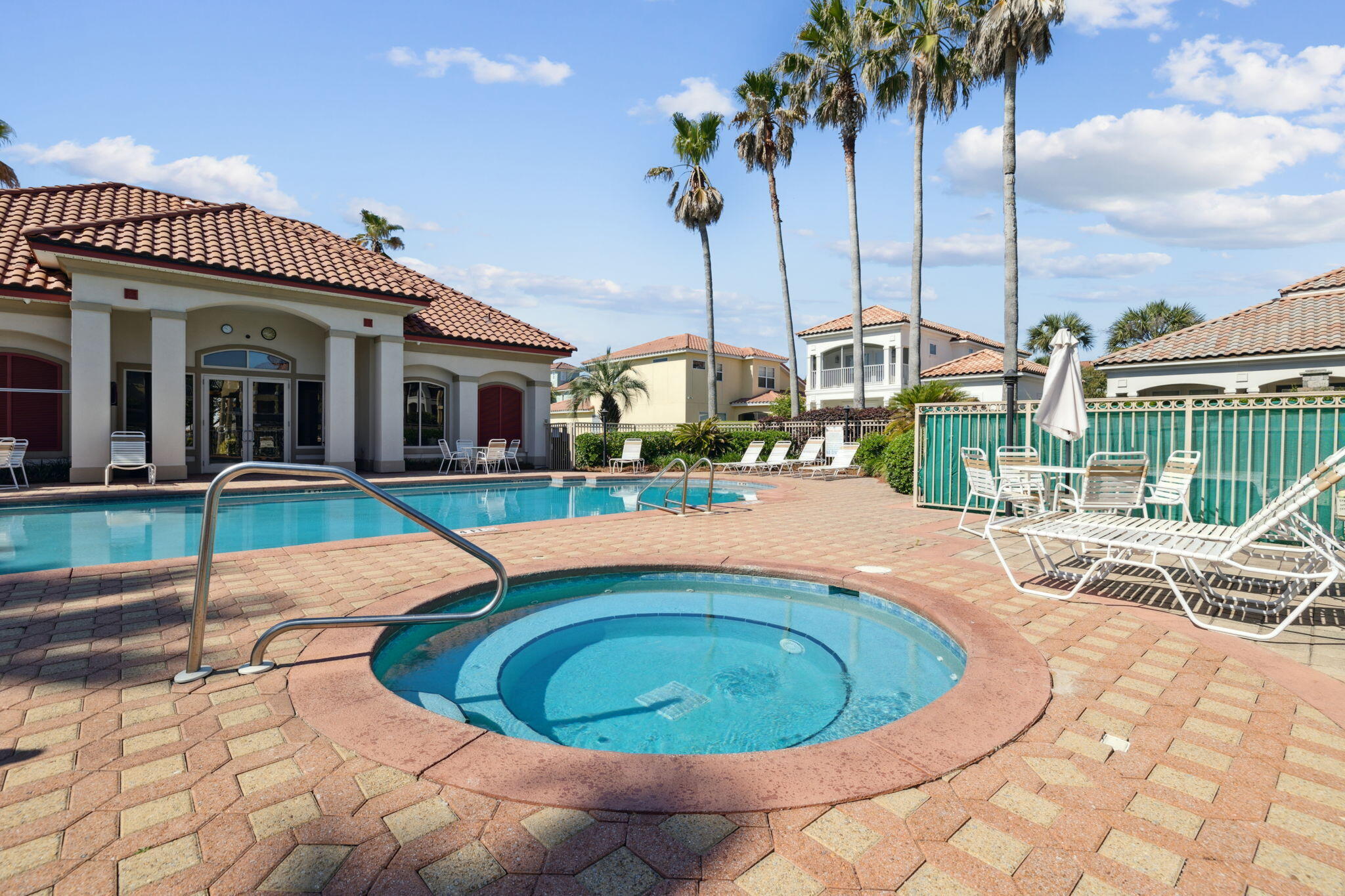 LA VALENCIA BEACH RESORT - Residential