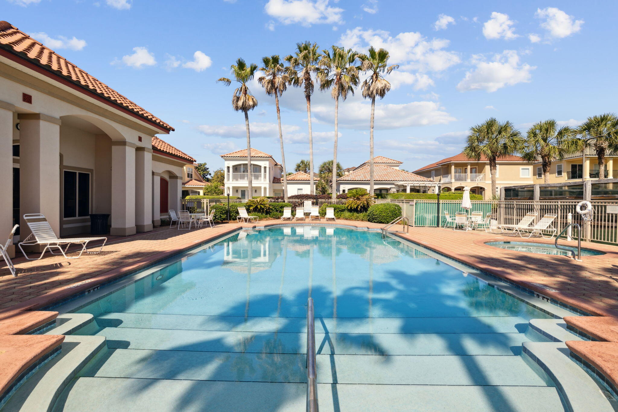 LA VALENCIA BEACH RESORT - Residential