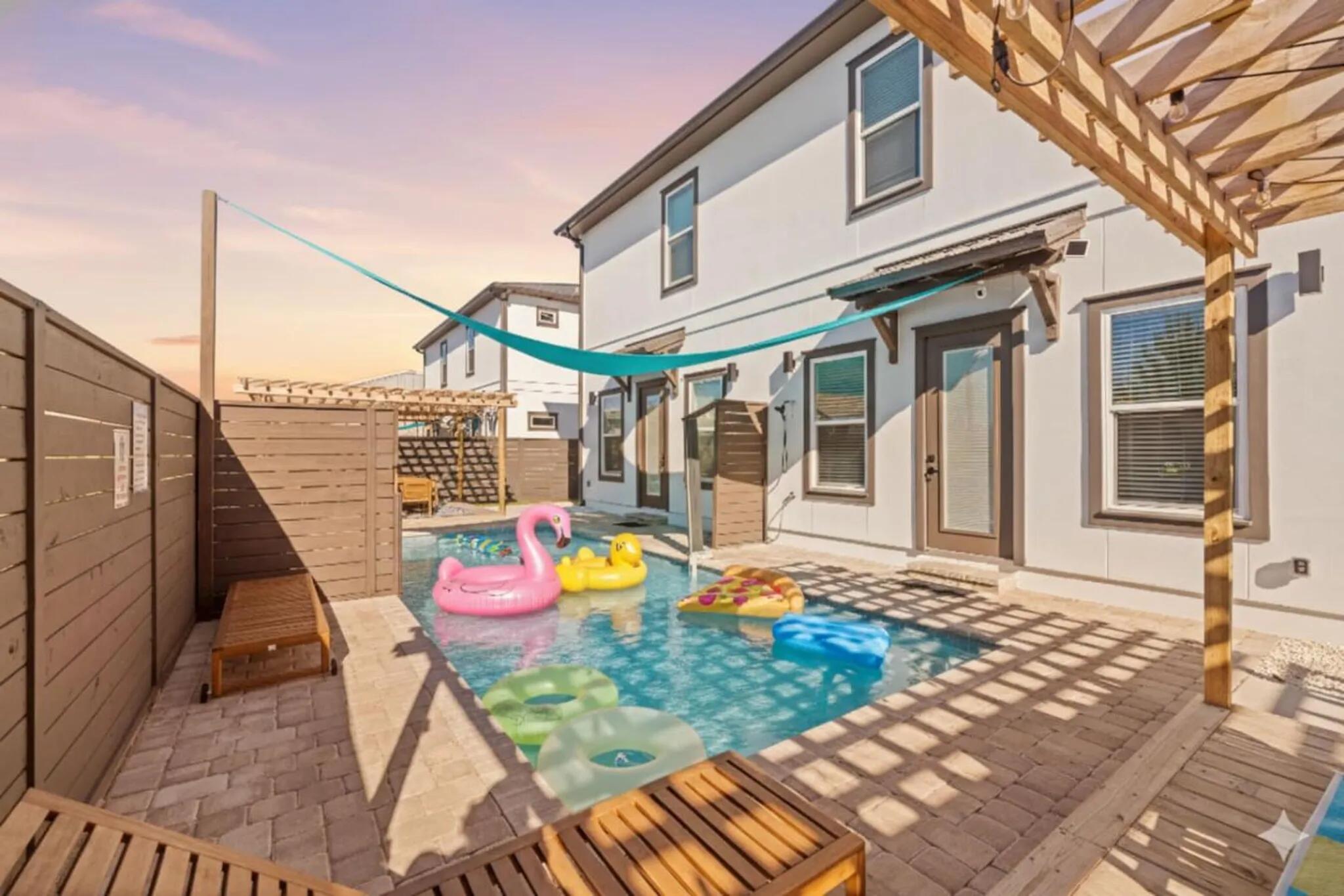 EL CENTRO BEACH - Residential