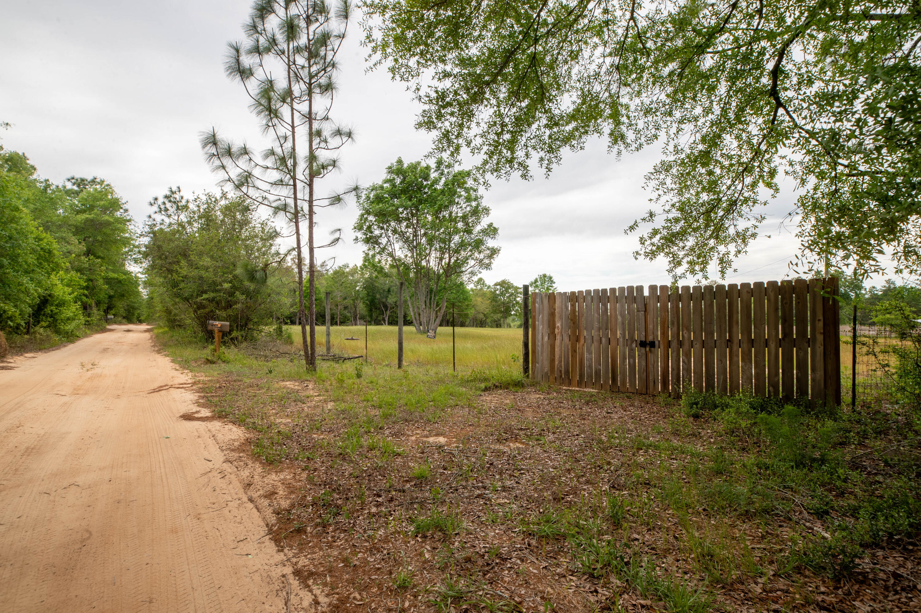 Poverty Crk & Dorcas - Land