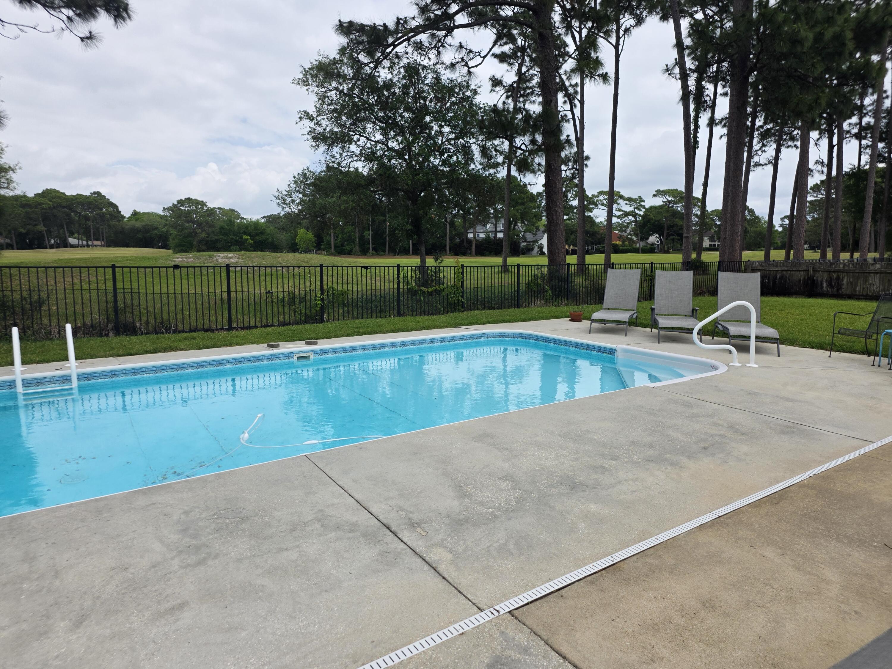 LAKE LORRAINE ESTATES 3 - Residential