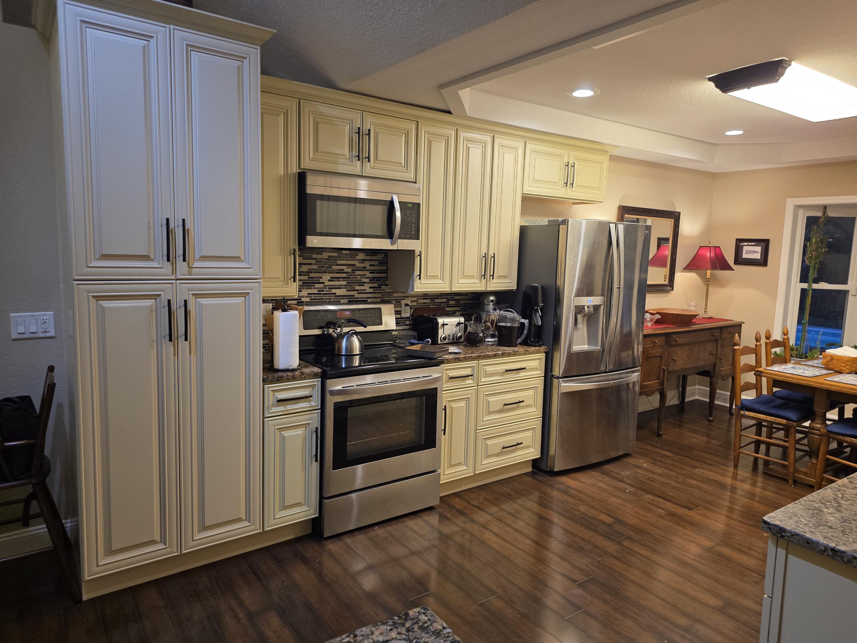 LAKE LORRAINE ESTATES 3 - Residential