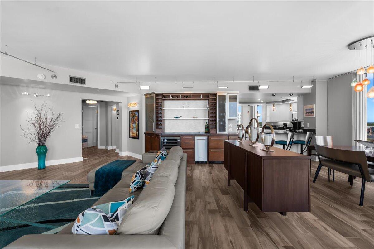 ST. BARTH AT SILVER SHELLS - Residential