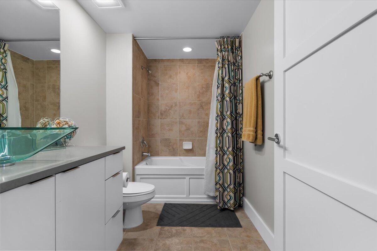 ST. BARTH AT SILVER SHELLS - Residential