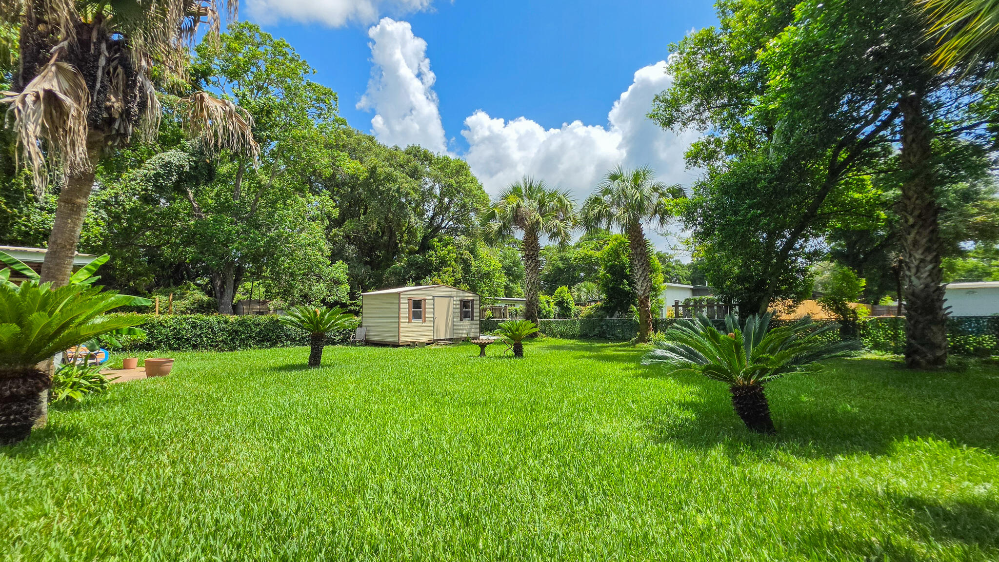 ELLIOTTS POINT - Residential