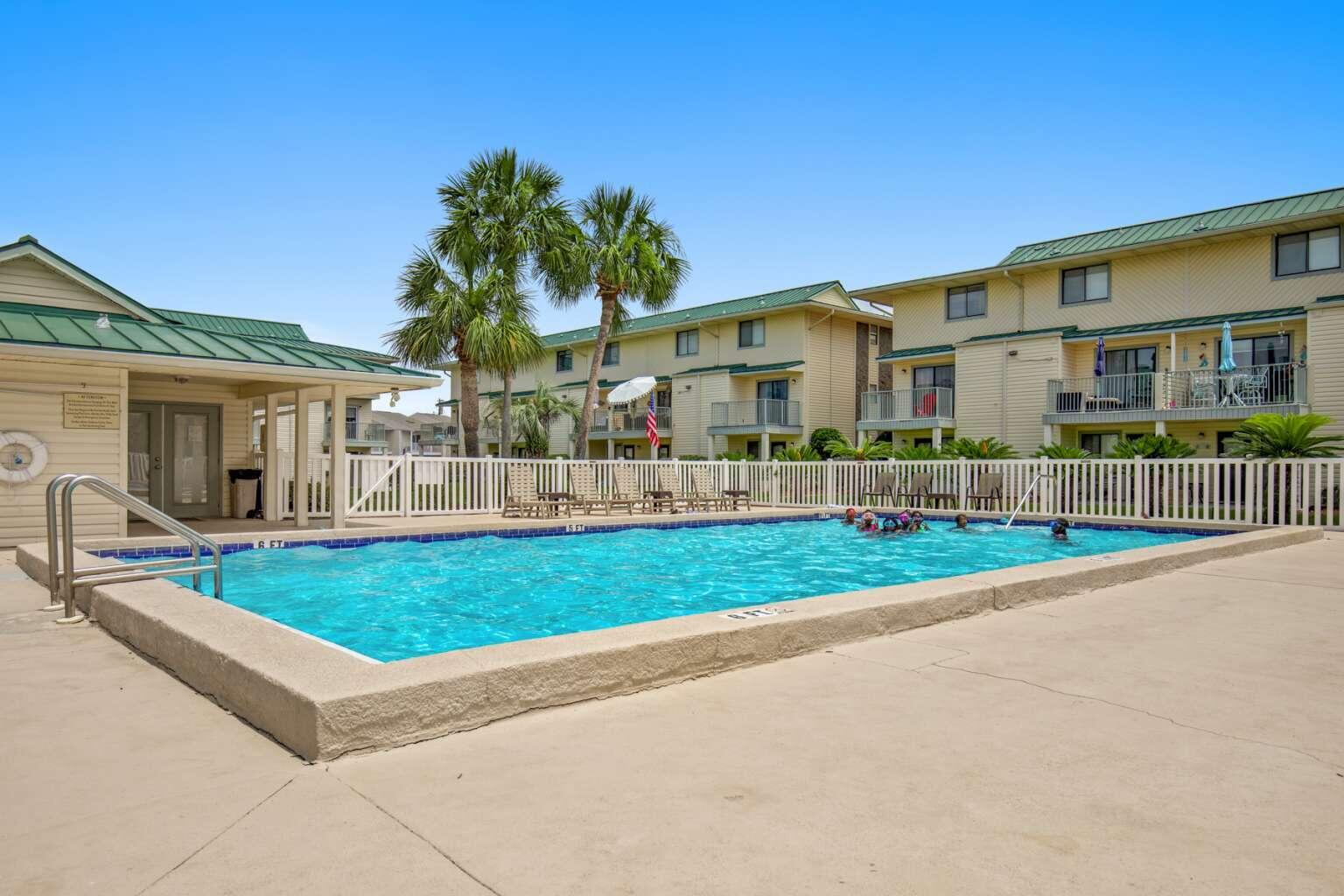 Sandprints Condominium - Residential