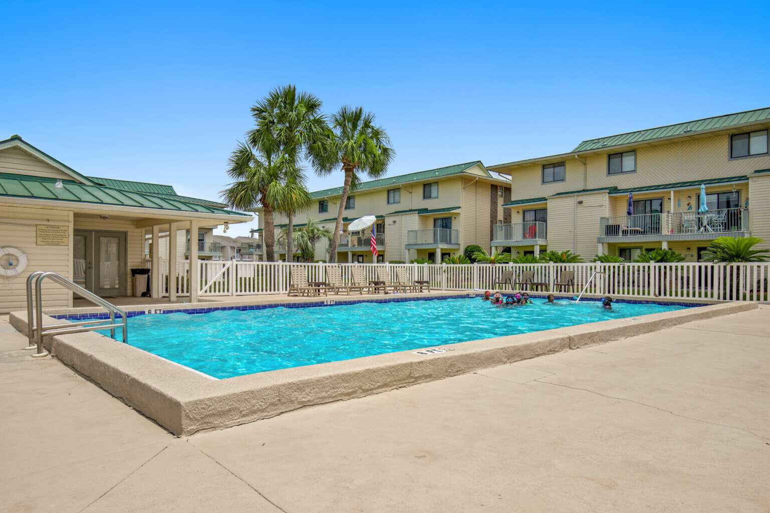 Sandprints Condominium - Residential