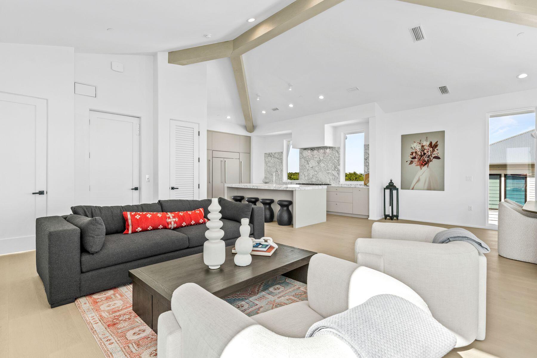 MALA BEACH - Residential